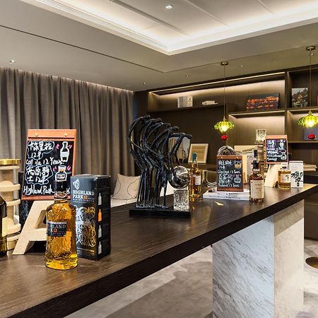 Yuexiu Hotel Guangzhou, Curio Collection By Hilton Bagian luar foto
