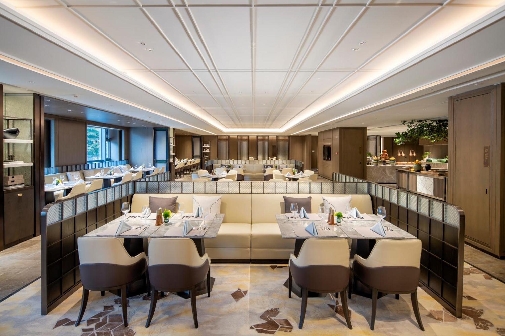 Yuexiu Hotel Guangzhou, Curio Collection By Hilton Bagian luar foto