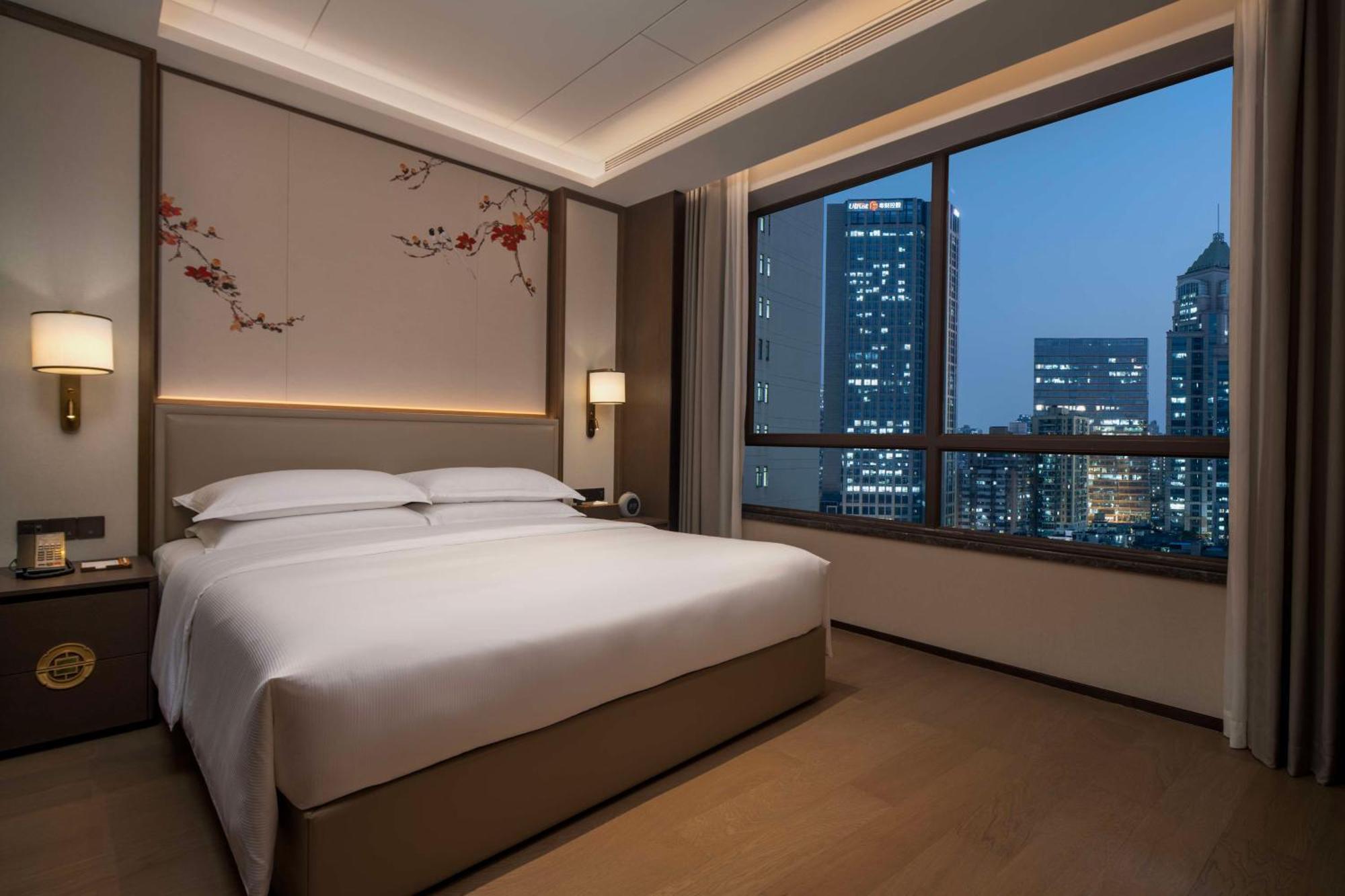 Yuexiu Hotel Guangzhou, Curio Collection By Hilton Bagian luar foto