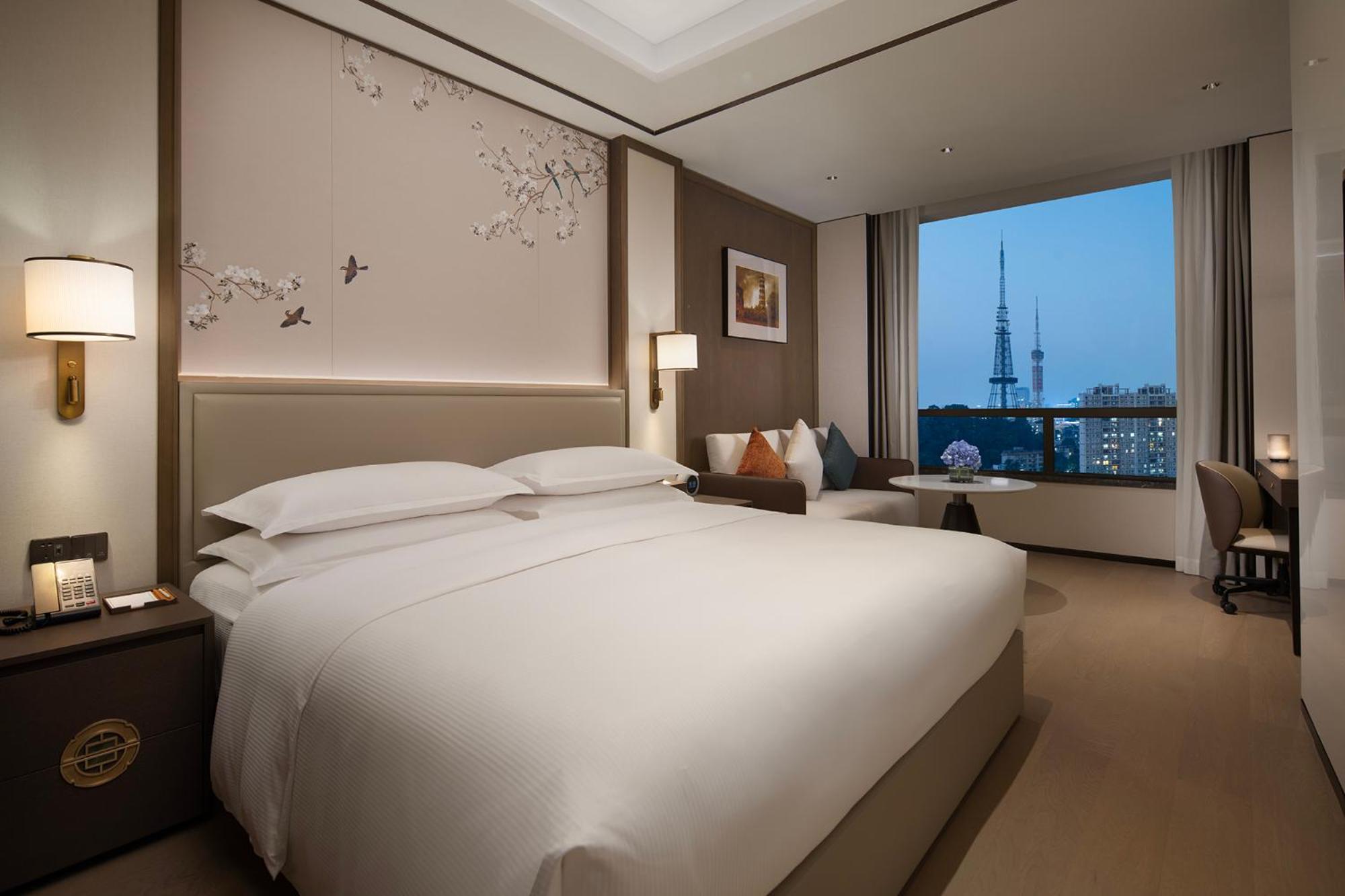 Yuexiu Hotel Guangzhou, Curio Collection By Hilton Bagian luar foto