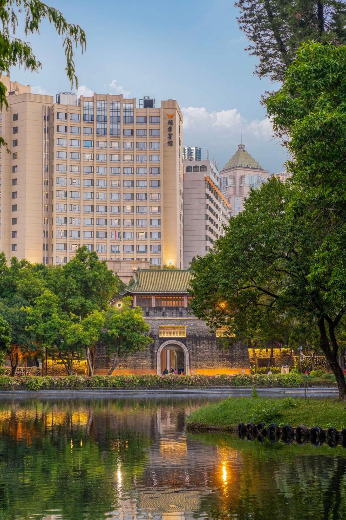 Yuexiu Hotel Guangzhou, Curio Collection By Hilton Bagian luar foto