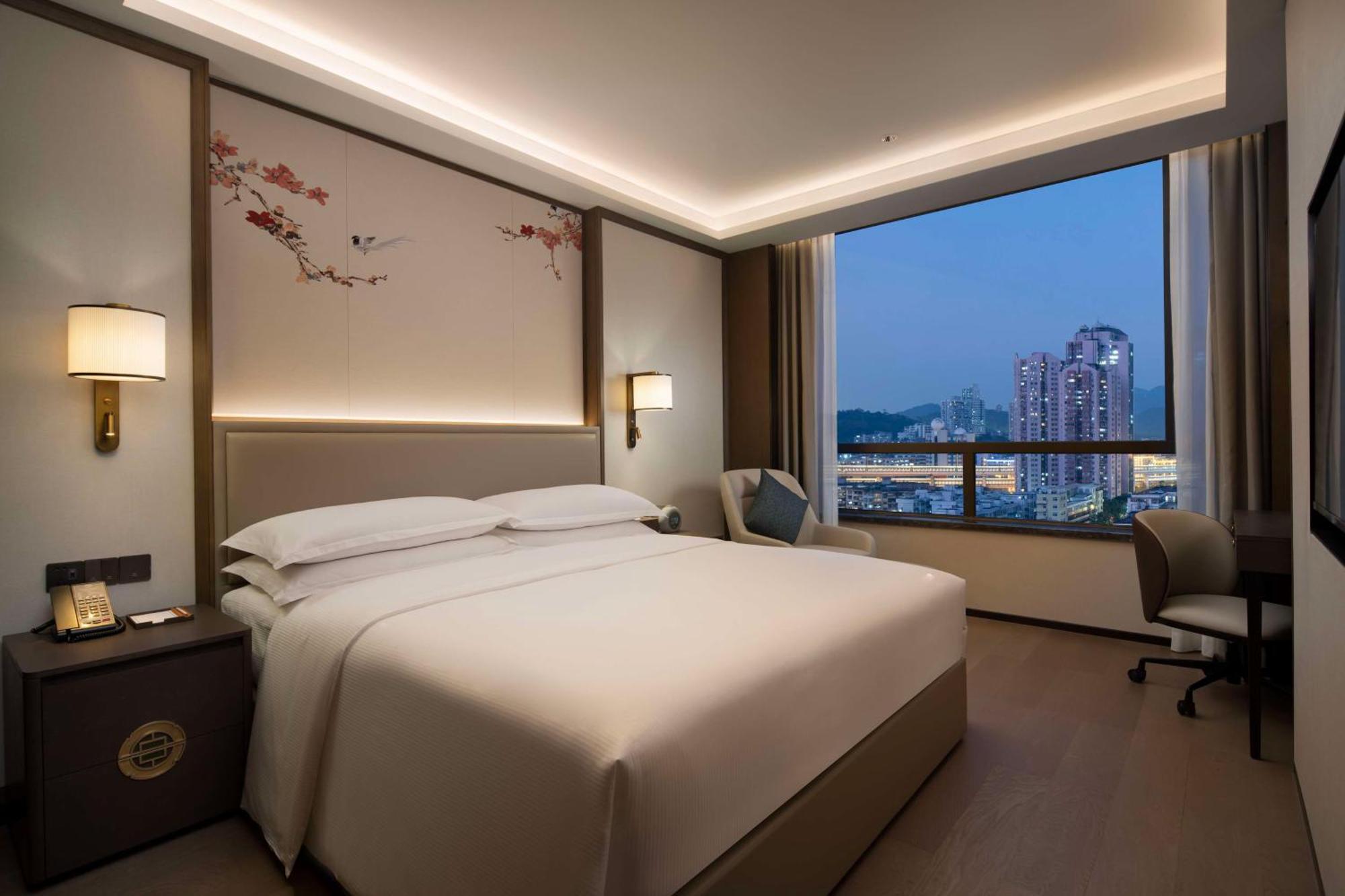 Yuexiu Hotel Guangzhou, Curio Collection By Hilton Bagian luar foto