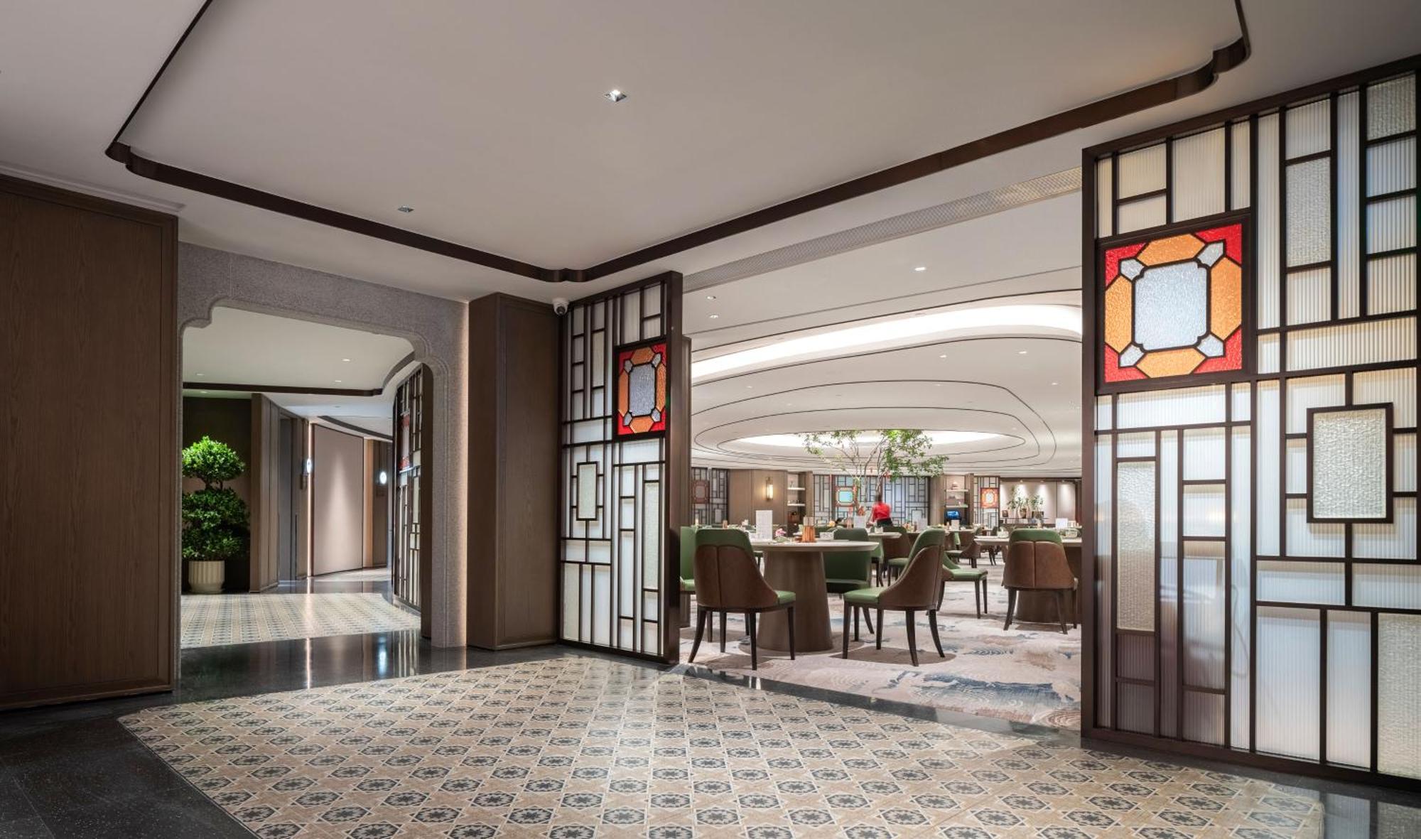 Yuexiu Hotel Guangzhou, Curio Collection By Hilton Bagian luar foto