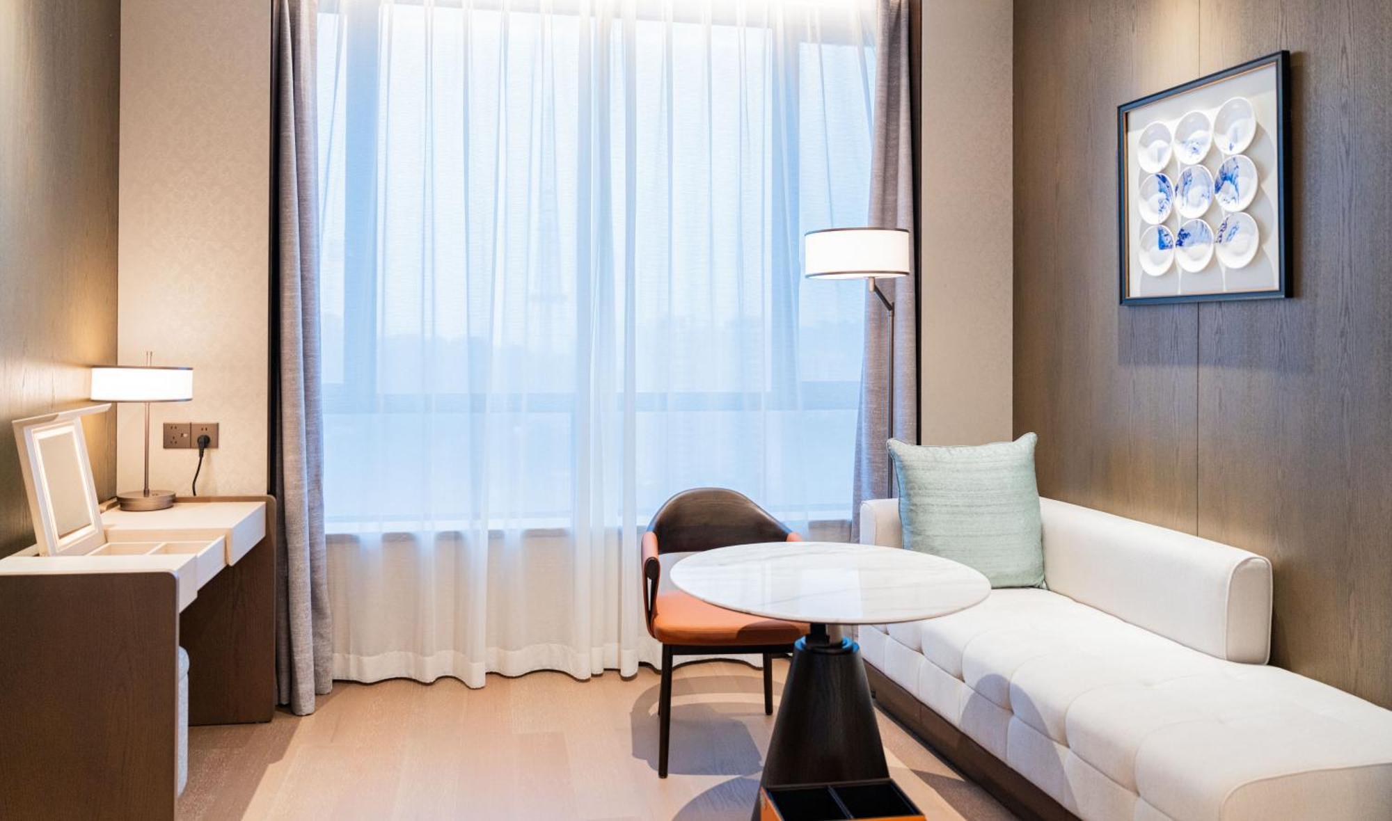 Yuexiu Hotel Guangzhou, Curio Collection By Hilton Bagian luar foto