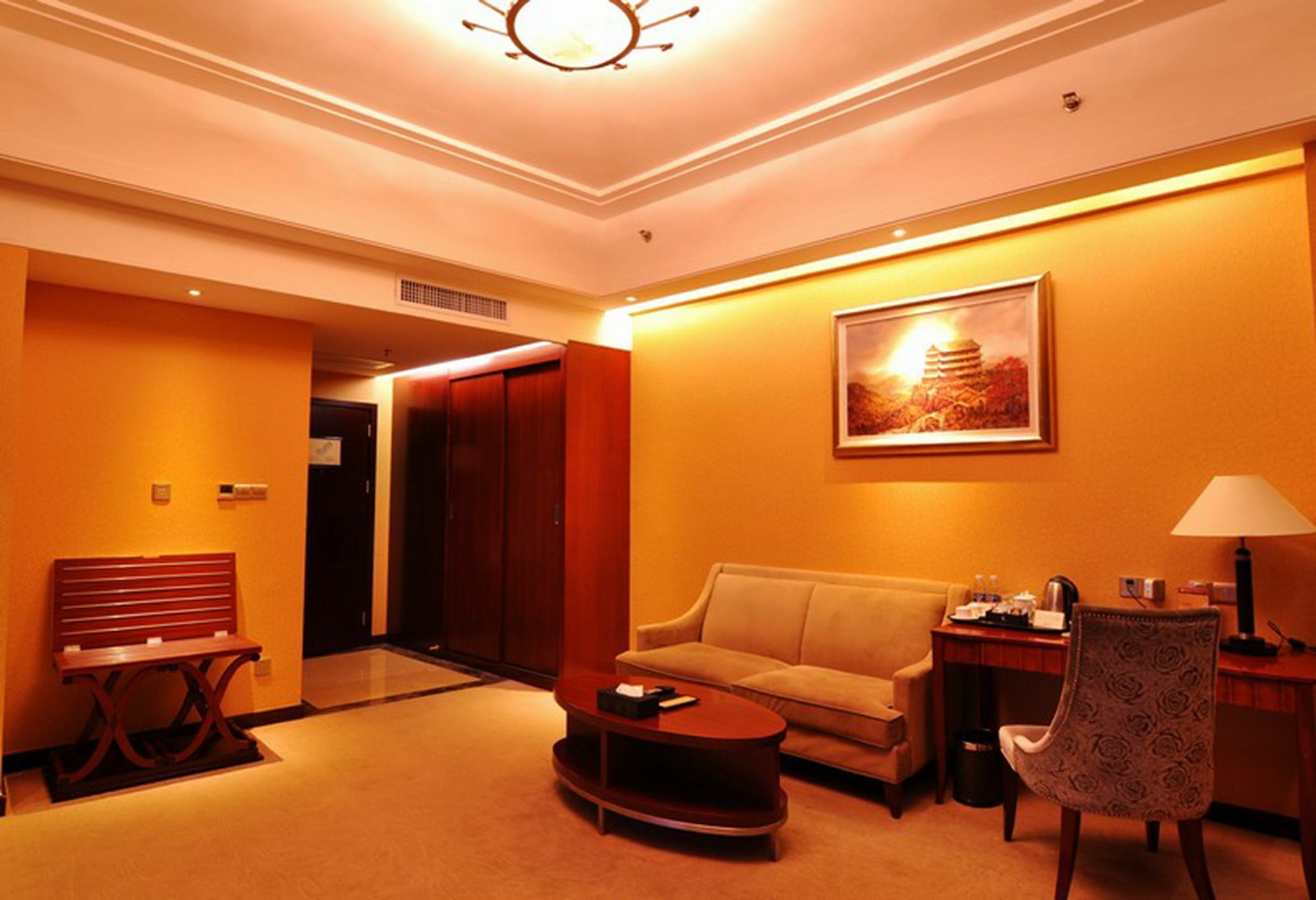 Yuexiu Hotel Guangzhou, Curio Collection By Hilton Bagian luar foto